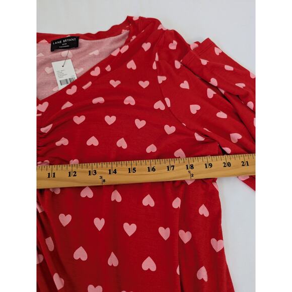 Lane Bryant Women Red Pink Heart Print Front Ruched Top Size 18/20 V Neck Peplum - Picture 7 of 8